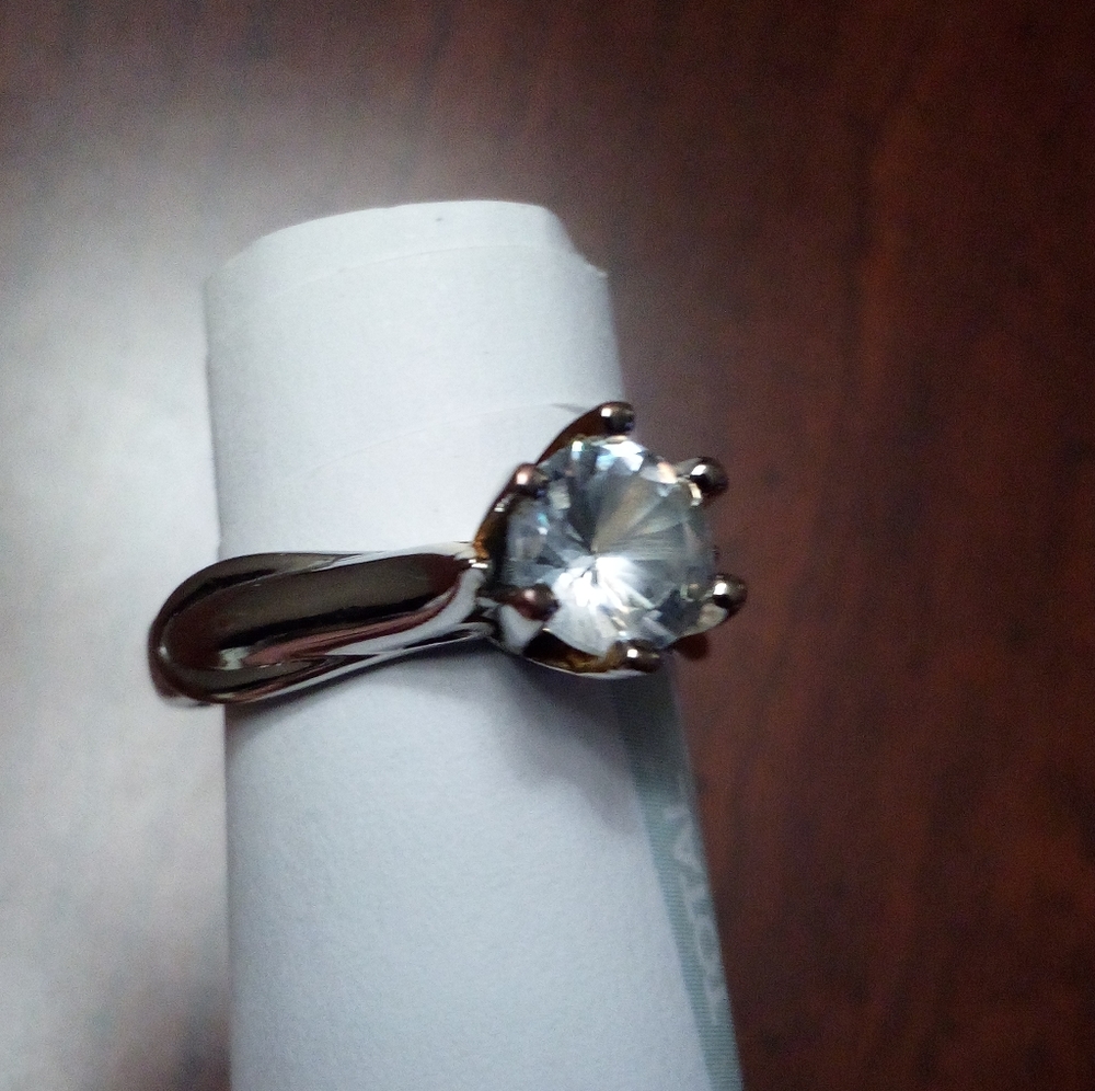 Ladies engagement ring